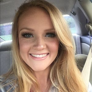 Meet your Posher, Whitney